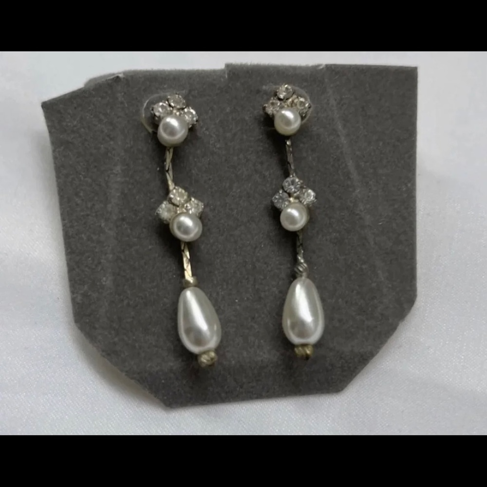 Like New Pearl & Rhinestone Dangle Earrings - Picture 2 of 2